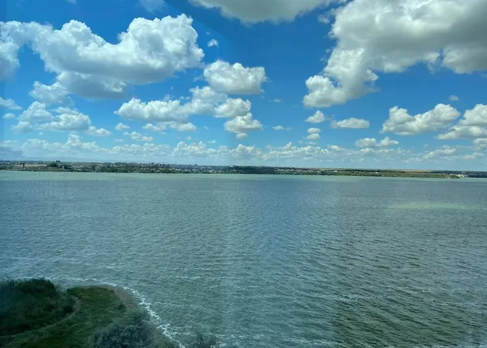 Victor 701 Apartment *